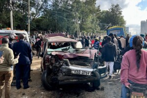 One Dead After Bus Ploughs Into Several Cars Along Valley Road in Nairob