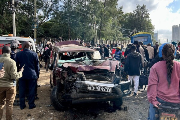 One Dead After Bus Ploughs Into Several Cars Along Valley Road in Nairob